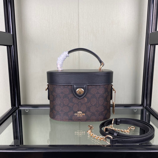 Le sac bandoulière Kay