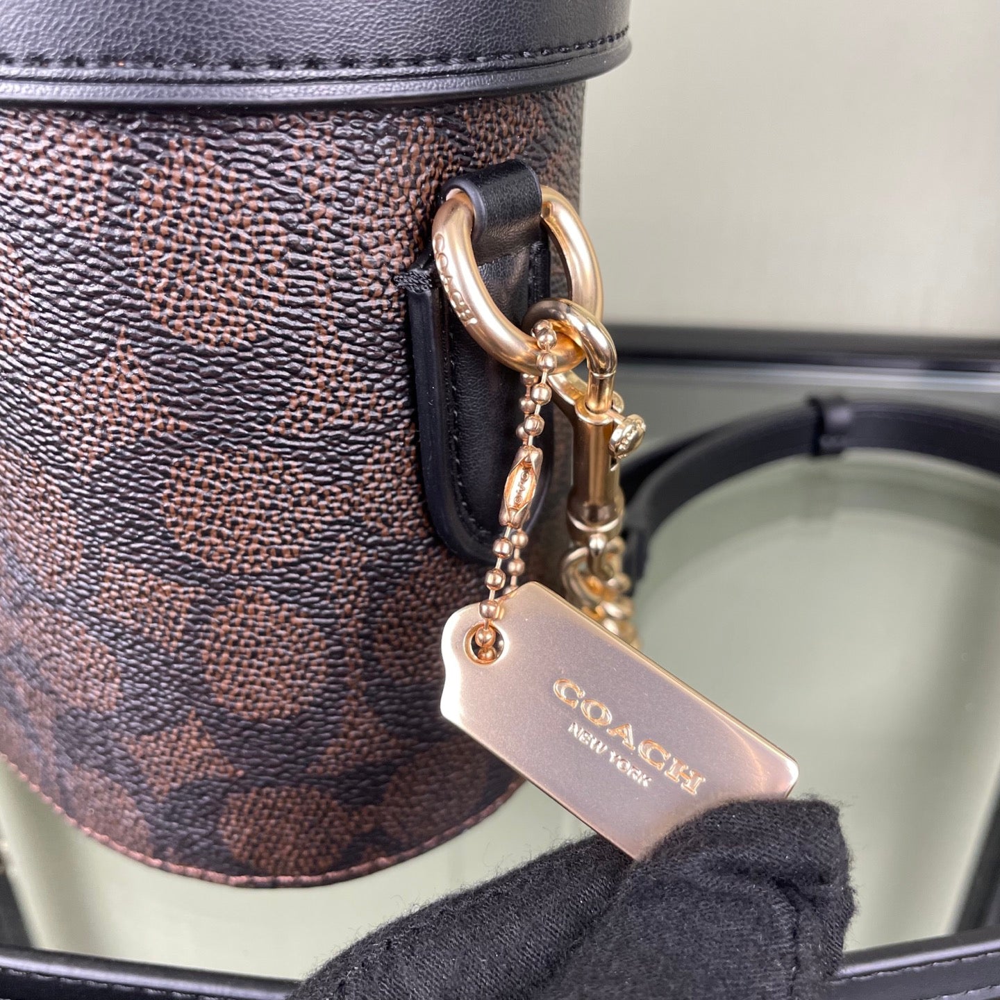 Le sac bandoulière Kay